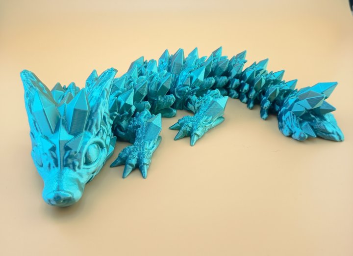 Kristall‑Wolfdrache